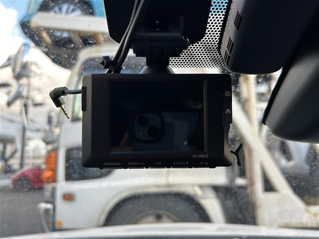 プリウス Sセーフティプラス 4WD フルセグ メモリーナビ DVD再生 バックカメラ 衝突被害軽減システム ETC ドラレコ LEDヘッドランプ(28枚目)