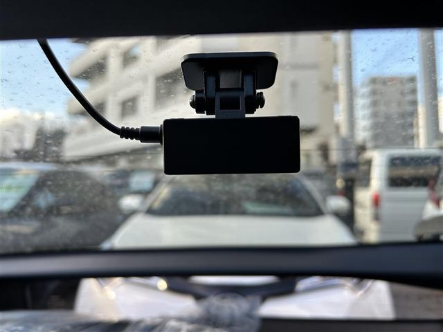 プリウス Sセーフティプラス 4WD フルセグ メモリーナビ DVD再生 バックカメラ 衝突被害軽減システム ETC ドラレコ LEDヘッドランプ(29枚目)