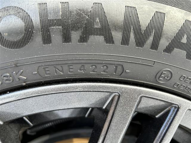 カローラツーリング ハイブリッド ダブルバイビー 4WD フルセグ メモリーナビ ミュージックプレイヤー接続可 バックカメラ 衝突被害軽減システム ETC ドラレコ LEDヘッドランプ ワンオーナー(10枚目)