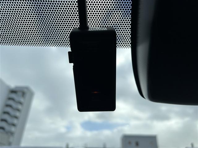 カローラツーリング ハイブリッド ダブルバイビー 4WD フルセグ メモリーナビ ミュージックプレイヤー接続可 バックカメラ 衝突被害軽減システム ETC ドラレコ LEDヘッドランプ ワンオーナー(29枚目)