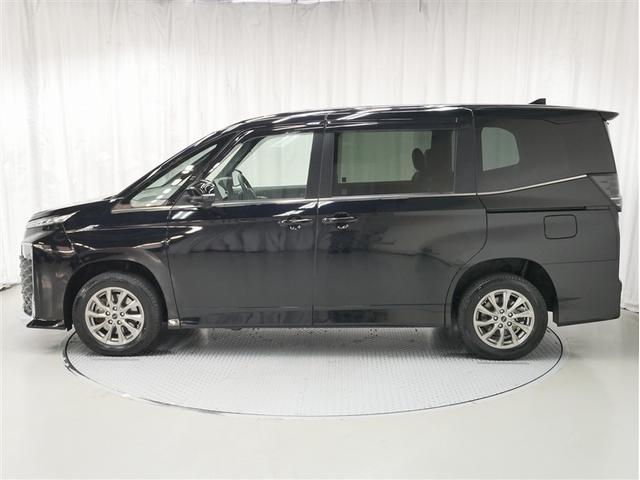 ヴォクシー ハイブリッドＳ－Ｚ　４ＷＤ　フルセグ　メモリーナビ　バックカメラ　衝突被害軽減システム　ＥＴＣ　両側電動スライド　ＬＥＤヘッドランプ　乗車定員７人　３列シート（2枚目）