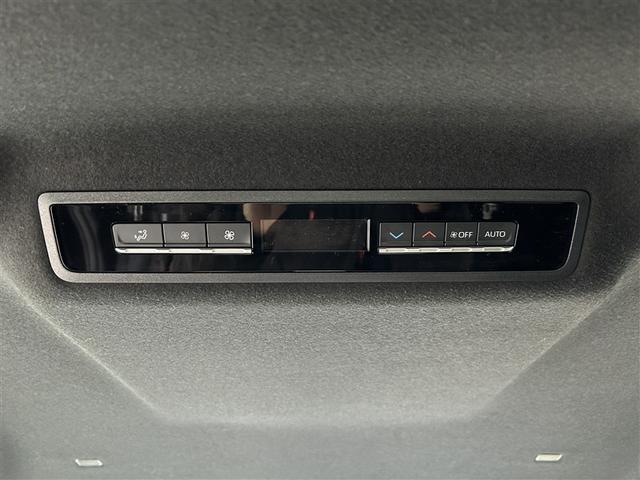 ヴォクシー ハイブリッドＳ－Ｚ　４ＷＤ　フルセグ　メモリーナビ　バックカメラ　衝突被害軽減システム　ＥＴＣ　両側電動スライド　ＬＥＤヘッドランプ　乗車定員７人　３列シート（31枚目）