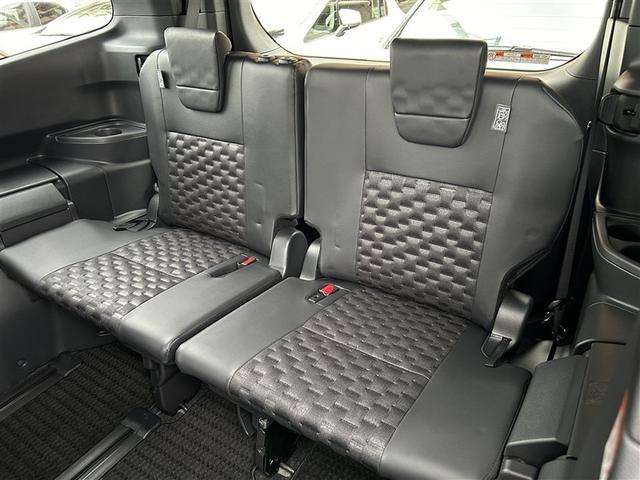 ヴォクシー ハイブリッドＳ－Ｚ　４ＷＤ　フルセグ　メモリーナビ　バックカメラ　衝突被害軽減システム　ＥＴＣ　両側電動スライド　ＬＥＤヘッドランプ　乗車定員７人　３列シート（32枚目）