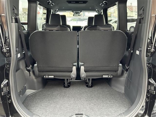 ヴォクシー ハイブリッドＳ－Ｚ　４ＷＤ　フルセグ　メモリーナビ　バックカメラ　衝突被害軽減システム　ＥＴＣ　両側電動スライド　ＬＥＤヘッドランプ　乗車定員７人　３列シート（33枚目）