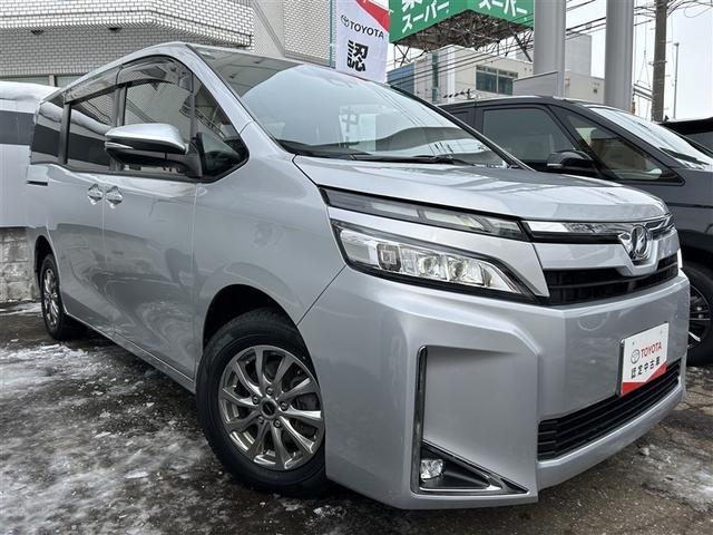 ヴォクシー V 4WD フルセグ メモリーナビ DVD再生 バックカメラ 衝突被害軽減システム ETC ドラレコ 両側電動スライド LEDヘッドランプ 乗車定員8人 3列シート ワンオーナー アイドリングストップ(4枚目)