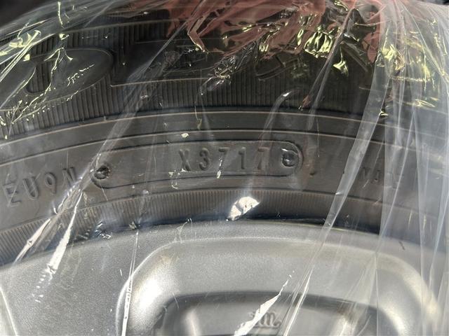 ヴォクシー V 4WD フルセグ メモリーナビ DVD再生 バックカメラ 衝突被害軽減システム ETC ドラレコ 両側電動スライド LEDヘッドランプ 乗車定員8人 3列シート ワンオーナー アイドリングストップ(12枚目)