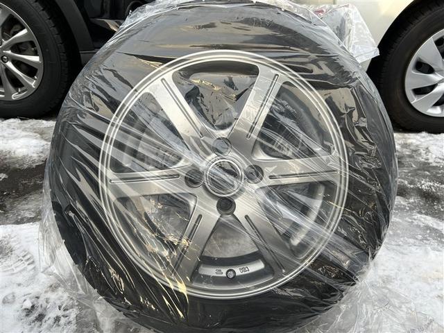 ヴィッツ Ｕ　４ＷＤ　フルセグ　メモリーナビ　ＤＶＤ再生　ＨＩＤヘッドライト　ワンオーナー（12枚目）