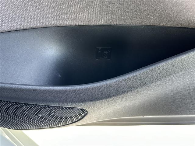 ヤリス Ｇ　４ＷＤ　メモリーナビ　バックカメラ　衝突被害軽減システム　ＥＴＣ　ＬＥＤヘッドランプ（32枚目）