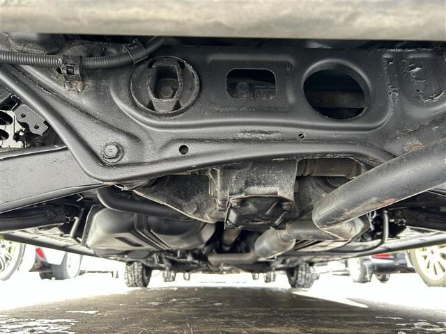 シエンタ Ｇ　４ＷＤ　フルセグ　メモリーナビ　バックカメラ　ＥＴＣ　両側電動スライド　乗車定員６人　３列シート　ワンオーナー（8枚目）