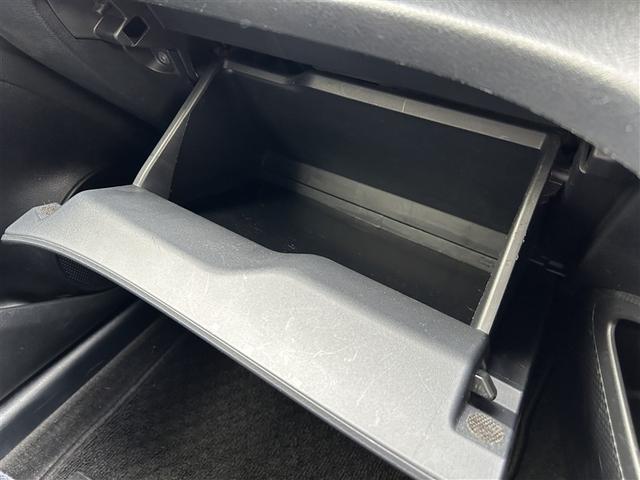 シエンタ Ｇ　４ＷＤ　フルセグ　メモリーナビ　バックカメラ　ＥＴＣ　両側電動スライド　乗車定員６人　３列シート　ワンオーナー（38枚目）