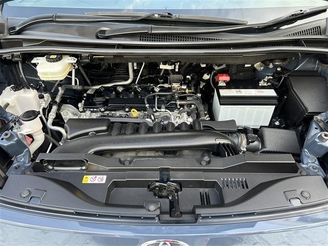 ヴォクシー Ｓ－Ｚ　４ＷＤ　フルセグ　メモリーナビ　ＤＶＤ再生　バックカメラ　衝突被害軽減システム　ＥＴＣ　両側電動スライド　ＬＥＤヘッドランプ　乗車定員７人　３列シート（4枚目）