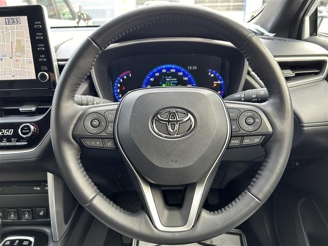 カローラクロス ハイブリッド　Ｚ　４ＷＤ　メモリーナビ　ＤＶＤ再生　バックカメラ　衝突被害軽減システム　ＬＥＤヘッドランプ　ワンオーナー（12枚目）