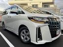 LEDヘッドライトです。デザイン性がよくとても明るいので、夜間の走行や悪天候でも安心です。しかも長寿命!