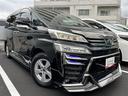 鋭く勢いのある目つきが印象的なデザインのヘッドランプです。