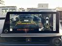 パノラミックビューモニター付きです。車両を上から見たような映像をディスプレイオーディオ画面に表示。運転席からの目視だけでは見にくい、車両周辺の状況をリアルタイムでしっかり確認できます。