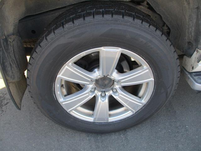 ランドクルーザープラド ＴＸ　Ｌパッケージ・Ｇ－フロンティア　特別仕様車　７人乗り　ディーゼルターボ　赤茶革シート　サードシート電動格納　クルーズコントロール　ＬＥＤヘッドライト　ルーフレール　純正アルミ積込　スタッドレスタイヤ装着　ＥＴＣ（12枚目）