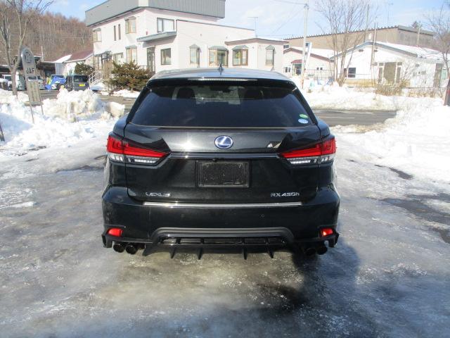 ＲＸ ＲＸ４５０ｈ　Ｆスポーツ　ＴＲＤフルエアロ　ＴＲＤマフラー　４ＷＤ　開閉式ムーンルーフ　パノラミックビューモニタ　マークレビンソン　赤革シート　純正アルミ　３眼ＬＥＤヘッド　パワーバックドア　クルーズコントロール　冬タイヤ積込（7枚目）