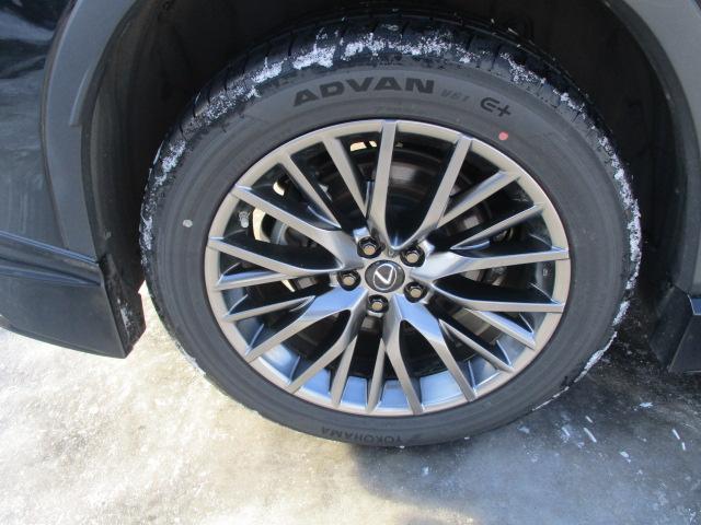 ＲＸ ＲＸ４５０ｈ　Ｆスポーツ　ＴＲＤフルエアロ　ＴＲＤマフラー　４ＷＤ　開閉式ムーンルーフ　パノラミックビューモニタ　マークレビンソン　赤革シート　純正アルミ　３眼ＬＥＤヘッド　パワーバックドア　クルーズコントロール　冬タイヤ積込（12枚目）