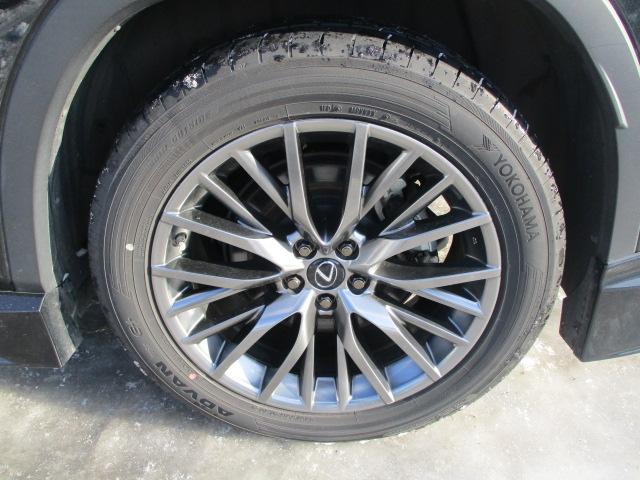 ＲＸ ＲＸ４５０ｈ　Ｆスポーツ　ＴＲＤフルエアロ　ＴＲＤマフラー　４ＷＤ　開閉式ムーンルーフ　パノラミックビューモニタ　マークレビンソン　赤革シート　純正アルミ　３眼ＬＥＤヘッド　パワーバックドア　クルーズコントロール　冬タイヤ積込（14枚目）