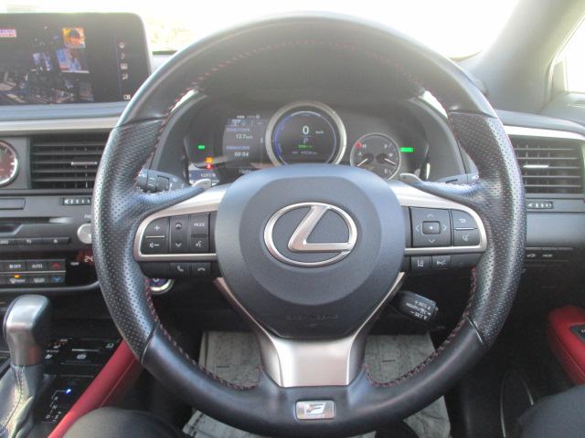 ＲＸ ＲＸ４５０ｈ　Ｆスポーツ　ＴＲＤフルエアロ　ＴＲＤマフラー　４ＷＤ　開閉式ムーンルーフ　パノラミックビューモニタ　マークレビンソン　赤革シート　純正アルミ　３眼ＬＥＤヘッド　パワーバックドア　クルーズコントロール　冬タイヤ積込（18枚目）