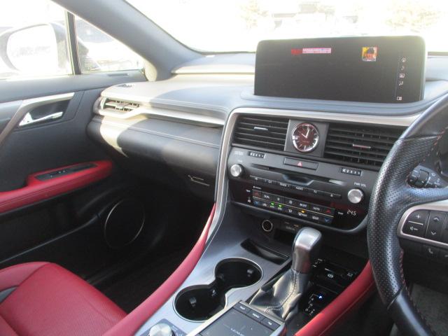 ＲＸ ＲＸ４５０ｈ　Ｆスポーツ　ＴＲＤフルエアロ　ＴＲＤマフラー　４ＷＤ　開閉式ムーンルーフ　パノラミックビューモニタ　マークレビンソン　赤革シート　純正アルミ　３眼ＬＥＤヘッド　パワーバックドア　クルーズコントロール　冬タイヤ積込（22枚目）