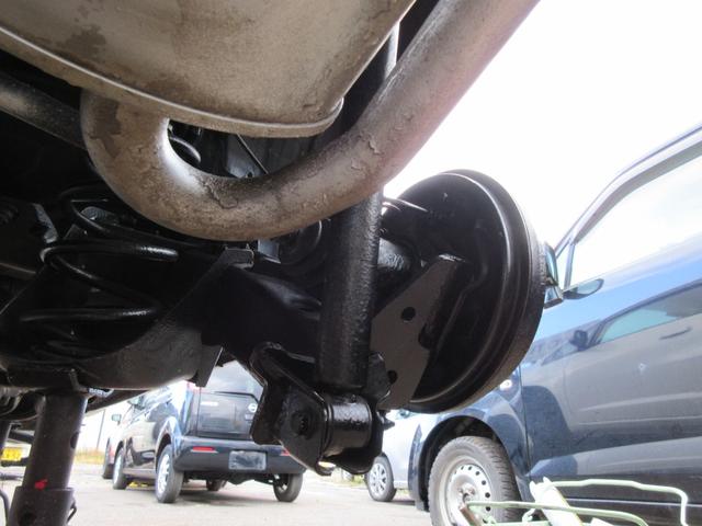 フィット シーズ　４ＷＤ　オートマ　ナビ取説有　ブルートゥース　ＤＶＤ再生　バックカメラ　フルセグＴＶ　エンスタ　ＥＴＣ　ノックスドール施工済　ドラレコ　夏冬タイヤ付　オートエアコン　ミラーヒーター　フロント熱線（55枚目）