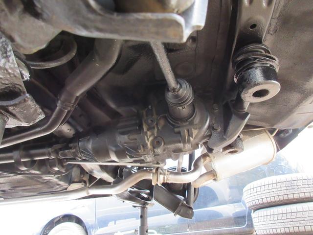 フィット シーズ　４ＷＤ　オートマ　ナビ取説有　ブルートゥース　ＤＶＤ再生　バックカメラ　フルセグＴＶ　エンスタ　ＥＴＣ　ノックスドール施工済　ドラレコ　夏冬タイヤ付　オートエアコン　ミラーヒーター　フロント熱線（61枚目）