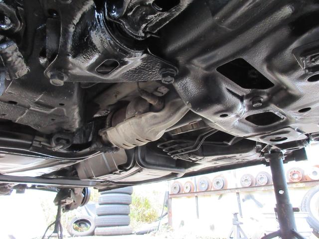 フィット シーズ　４ＷＤ　オートマ　ナビ取説有　ブルートゥース　ＤＶＤ再生　バックカメラ　フルセグＴＶ　エンスタ　ＥＴＣ　ノックスドール施工済　ドラレコ　夏冬タイヤ付　オートエアコン　ミラーヒーター　フロント熱線（69枚目）