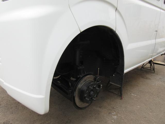 スクラム ＰＡ　パートタイマ４ＷＤ　マニュアル５速　速衝突安全ボディ　集中ドアロック　エアコン　パワステ　ＣＤコンポ　２スピーカー　夏冬タイヤ付　フロアー塗装済み（12枚目）