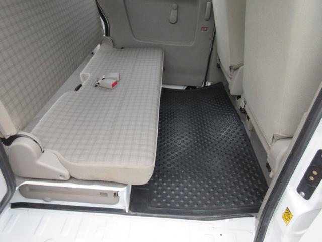 スクラム ＰＡ　パートタイマ４ＷＤ　マニュアル５速　速衝突安全ボディ　集中ドアロック　エアコン　パワステ　ＣＤコンポ　２スピーカー　夏冬タイヤ付　フロアー塗装済み（27枚目）