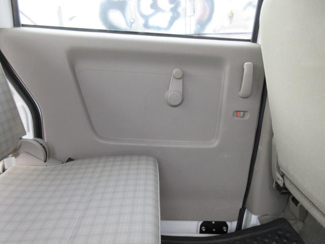 スクラム ＰＡ　パートタイマ４ＷＤ　マニュアル５速　速衝突安全ボディ　集中ドアロック　エアコン　パワステ　ＣＤコンポ　２スピーカー　夏冬タイヤ付　フロアー塗装済み（35枚目）