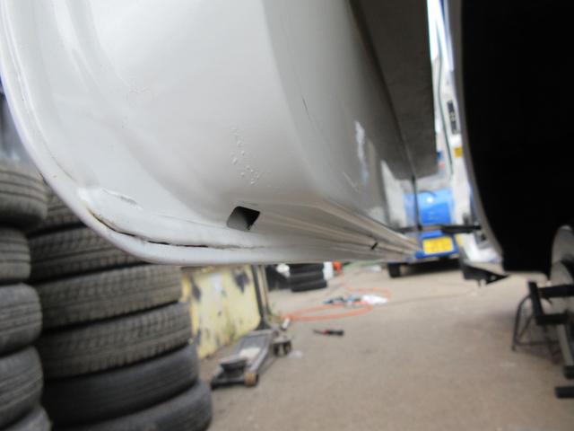 スクラム ＰＡ　パートタイマ４ＷＤ　マニュアル５速　速衝突安全ボディ　集中ドアロック　エアコン　パワステ　ＣＤコンポ　２スピーカー　夏冬タイヤ付　フロアー塗装済み（36枚目）