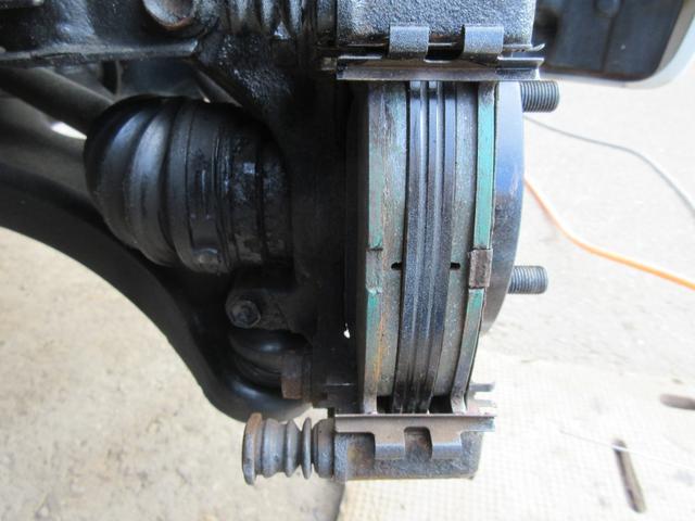 スクラム ＰＡ　パートタイマ４ＷＤ　マニュアル５速　速衝突安全ボディ　集中ドアロック　エアコン　パワステ　ＣＤコンポ　２スピーカー　夏冬タイヤ付　フロアー塗装済み（41枚目）