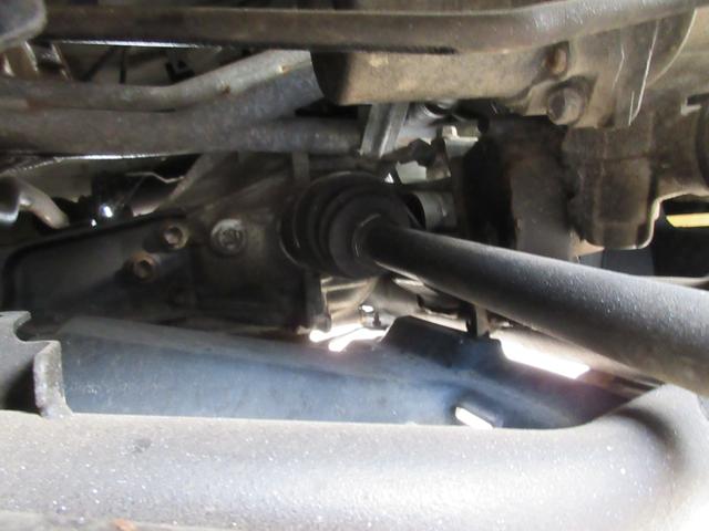 スクラム ＰＡ　パートタイマ４ＷＤ　マニュアル５速　速衝突安全ボディ　集中ドアロック　エアコン　パワステ　ＣＤコンポ　２スピーカー　夏冬タイヤ付　フロアー塗装済み（43枚目）