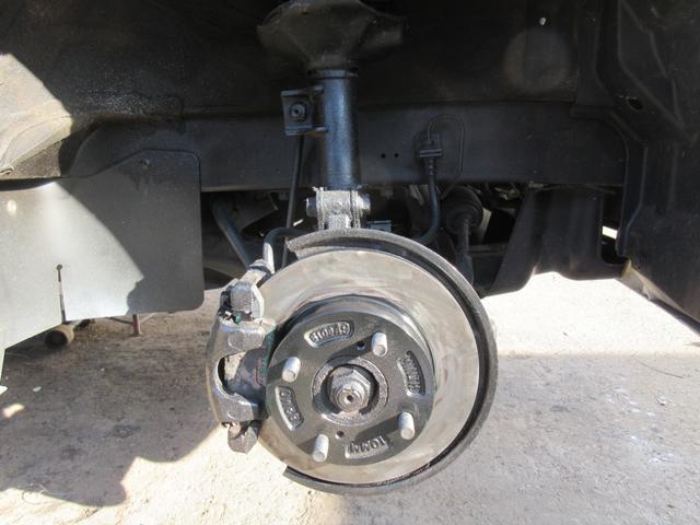 スクラム ＰＡ　パートタイマ４ＷＤ　マニュアル５速　速衝突安全ボディ　集中ドアロック　エアコン　パワステ　ＣＤコンポ　２スピーカー　夏冬タイヤ付　フロアー塗装済み（44枚目）