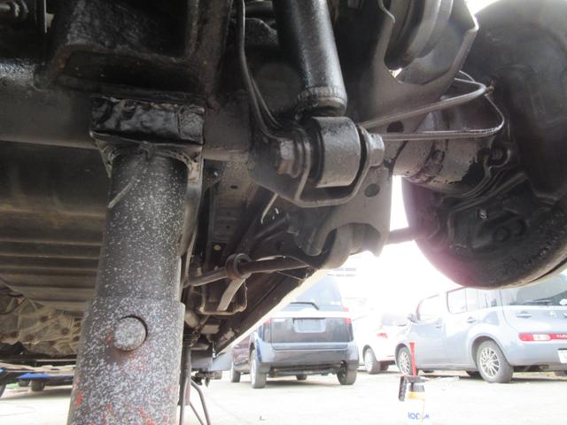 スクラム ＰＡ　パートタイマ４ＷＤ　マニュアル５速　速衝突安全ボディ　集中ドアロック　エアコン　パワステ　ＣＤコンポ　２スピーカー　夏冬タイヤ付　フロアー塗装済み（58枚目）