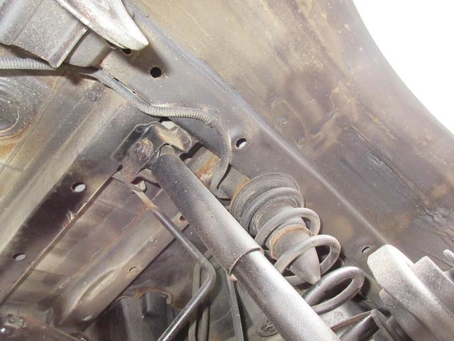 スクラム ＰＡ　パートタイマ４ＷＤ　マニュアル５速　速衝突安全ボディ　集中ドアロック　エアコン　パワステ　ＣＤコンポ　２スピーカー　夏冬タイヤ付　フロアー塗装済み（59枚目）