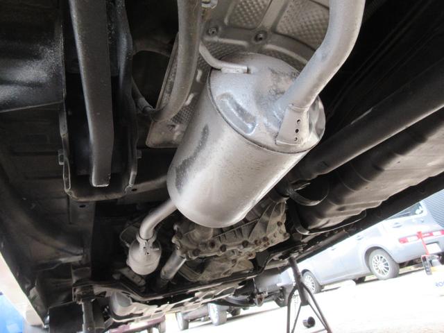 スクラム ＰＡ　パートタイマ４ＷＤ　マニュアル５速　速衝突安全ボディ　集中ドアロック　エアコン　パワステ　ＣＤコンポ　２スピーカー　夏冬タイヤ付　フロアー塗装済み（61枚目）