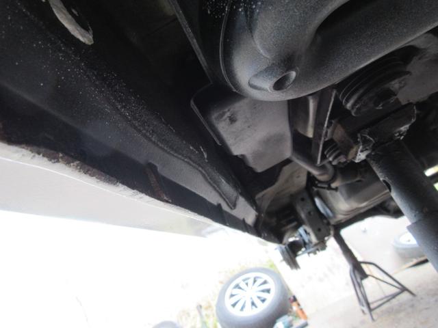 スクラム ＰＡ　パートタイマ４ＷＤ　マニュアル５速　速衝突安全ボディ　集中ドアロック　エアコン　パワステ　ＣＤコンポ　２スピーカー　夏冬タイヤ付　フロアー塗装済み（68枚目）