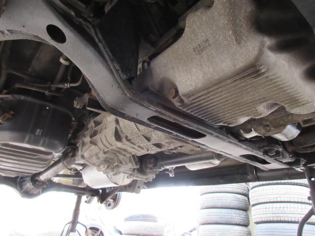 スクラム ＰＡ　パートタイマ４ＷＤ　マニュアル５速　速衝突安全ボディ　集中ドアロック　エアコン　パワステ　ＣＤコンポ　２スピーカー　夏冬タイヤ付　フロアー塗装済み（70枚目）