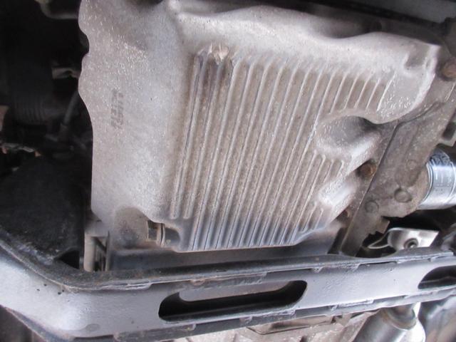 スクラム ＰＡ　パートタイマ４ＷＤ　マニュアル５速　速衝突安全ボディ　集中ドアロック　エアコン　パワステ　ＣＤコンポ　２スピーカー　夏冬タイヤ付　フロアー塗装済み（71枚目）