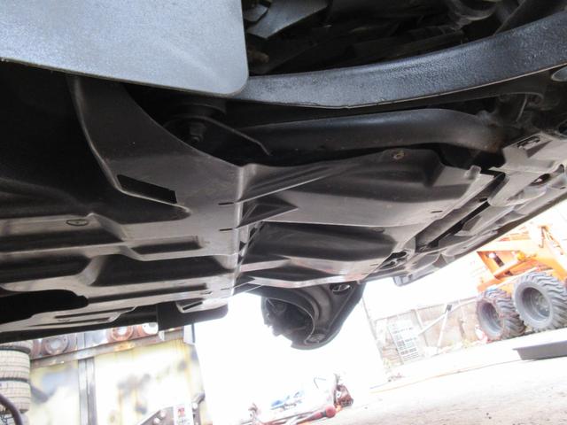 スクラム ＰＡ　パートタイマ４ＷＤ　マニュアル５速　速衝突安全ボディ　集中ドアロック　エアコン　パワステ　ＣＤコンポ　２スピーカー　夏冬タイヤ付　フロアー塗装済み（72枚目）