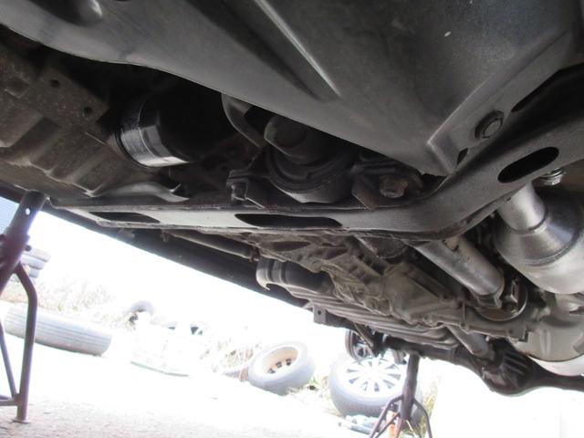 スクラム ＰＡ　パートタイマ４ＷＤ　マニュアル５速　速衝突安全ボディ　集中ドアロック　エアコン　パワステ　ＣＤコンポ　２スピーカー　夏冬タイヤ付　フロアー塗装済み（75枚目）