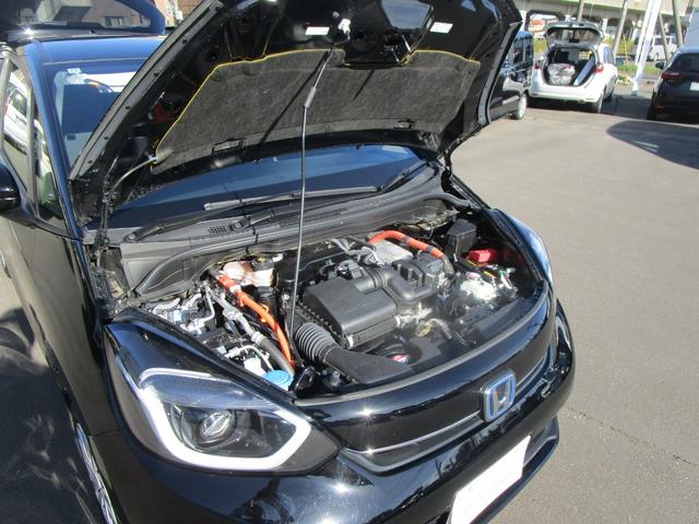 フィット ｅ：ＨＥＶホーム　メモリーナビ・リアカメラ・センシング・障害物センサー・ＬＥＤヘッドライト・夏冬タイヤ・ドラレコ・Ｂｌｕｅｔｏｏｔｈ・（66枚目）