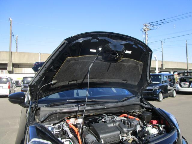 フィット ｅ：ＨＥＶホーム　メモリーナビ・リアカメラ・センシング・障害物センサー・ＬＥＤヘッドライト・夏冬タイヤ・ドラレコ・Ｂｌｕｅｔｏｏｔｈ・（67枚目）