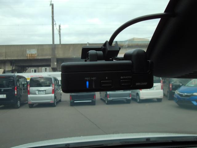 フリード e:HEVエアー Biz HondaSENSING・バックカメラ・ETC・純正メモリーナビ・LEDヘッドライト・両側電動スライドドア・シートヒーター・Bluetooth接続・ドライブレコーダー(17枚目)