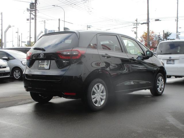 フィット e:HEVホーム メモリーナビ・リアカメラ・センシング・ドラレコ・夏冬タイヤ・Bluetooth・LEDヘッドライト(2枚目)