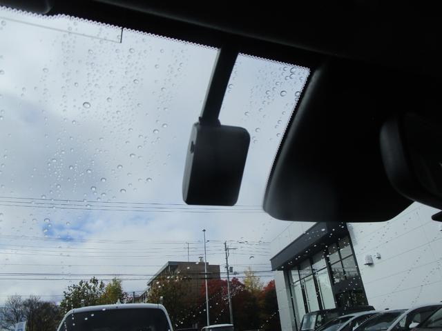 フィット e:HEVホーム メモリーナビ・リアカメラ・センシング・ドラレコ・夏冬タイヤ・Bluetooth・LEDヘッドライト(13枚目)