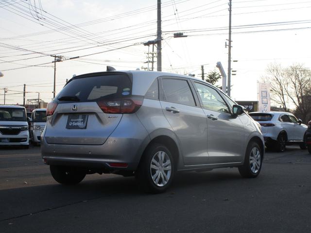 フィット ｅ：ＨＥＶホーム　メモリーナビ・リアカメラ・センシング・ドラレコ・夏冬タイヤ・Ｂｌｕｅｔｏｏｔｈ・ＬＥＤヘッドライト（2枚目）