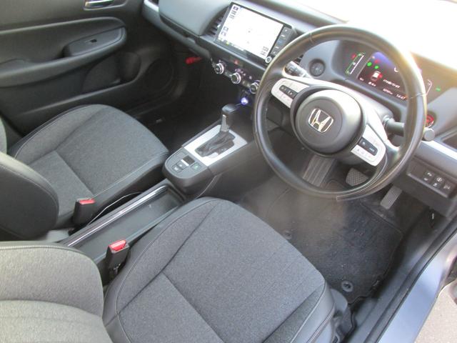 フィット ｅ：ＨＥＶホーム　メモリーナビ・リアカメラ・センシング・ドラレコ・夏冬タイヤ・Ｂｌｕｅｔｏｏｔｈ・ＬＥＤヘッドライト（4枚目）